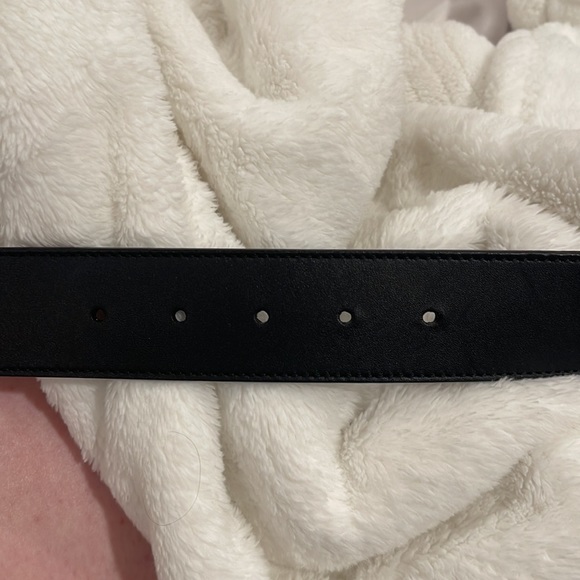 Gucci Black Leather Belt - AUTHENTIC - Picture 2 of 5